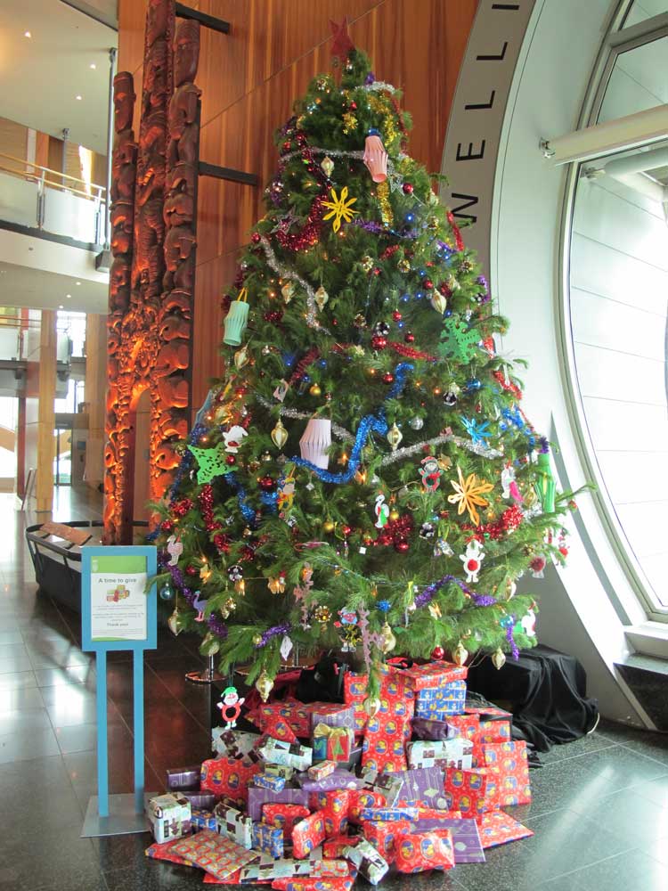 charity christmas tree photo albums fabulous homes charity christmas tree photo albums fabulous homes